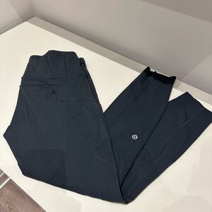 LULULEMON ALIGN LEGGINGS! Lightweight, dark grey colour with pockets!